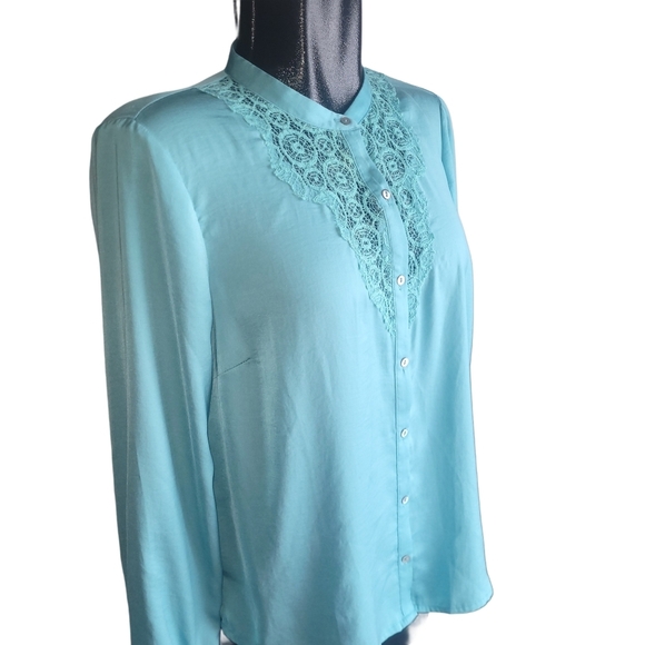 Forever 21 Contemporary Aqua Colored Lace Detailed Shirt M - Picture 3 of 7
